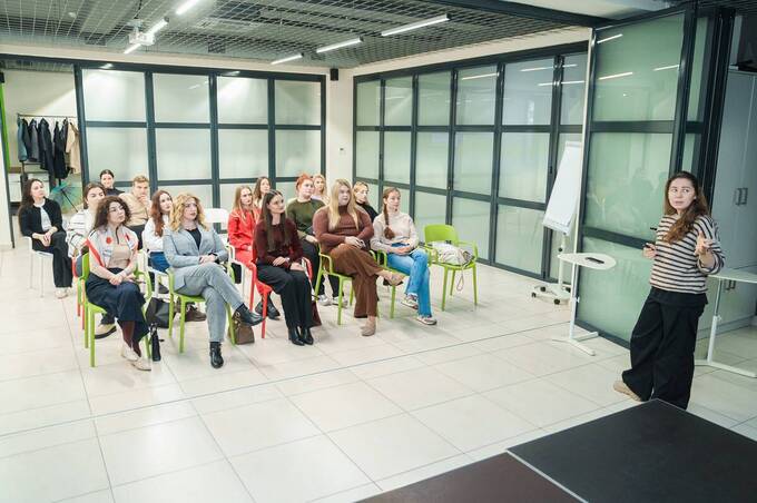 До Вінниці приїхали представниці запорізької програми «Сила жінок»: що вивчають