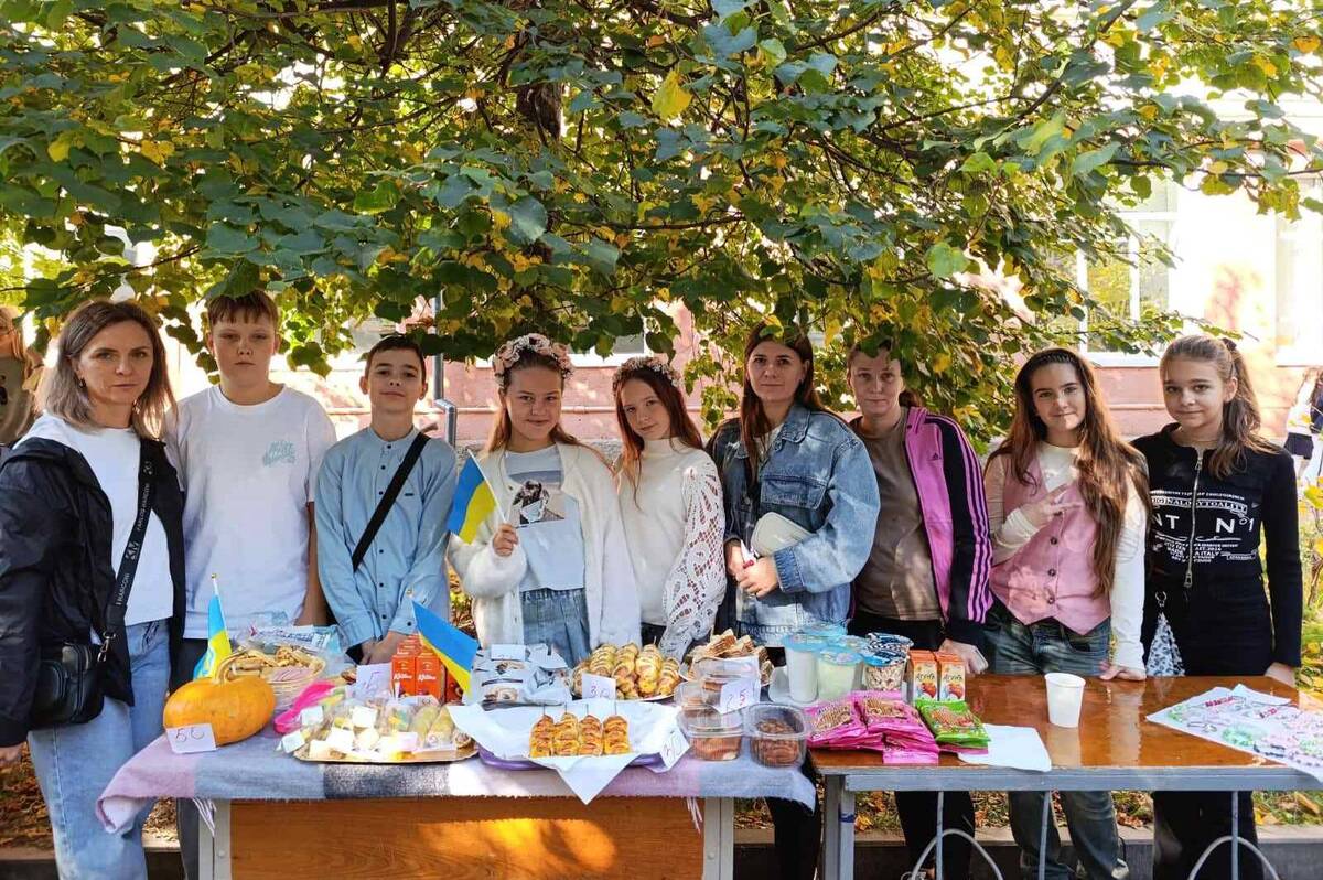 У Вінниці шкільний ярмарок допоміг забезпечити сім військових підрозділів