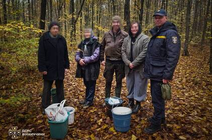 Четверо грибників заблукали в лісі на Вінниччині: що відомо про пошуки