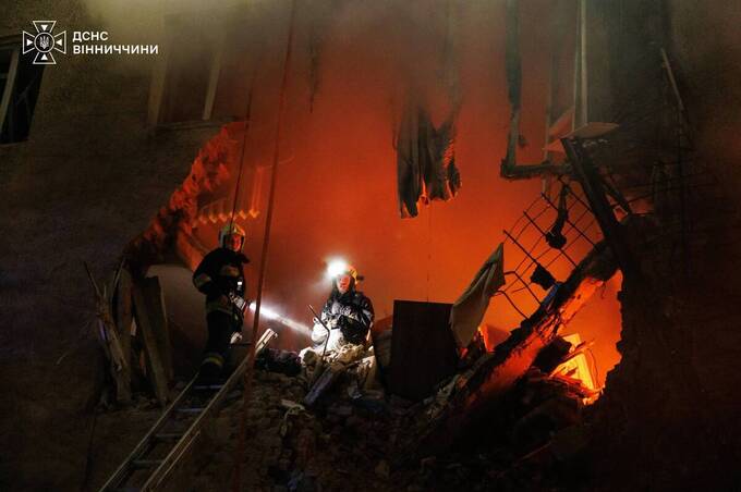 У Вінниці пошкоджено житлову п’ятиповерхівку: що відомо про наслідки атаки