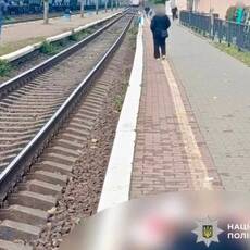 Перетинав колії на переході: на Вінниччині потяг збив 76-річного чоловіка