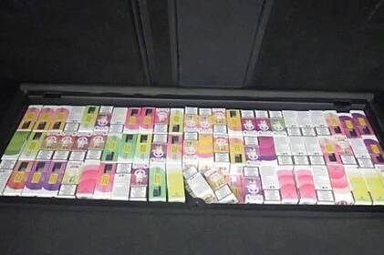 На Вінниччині митники знайшли 209 рідин для вейпів, захованих в автомобілі