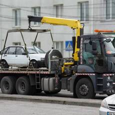 У Вінниці примусово прибрали ще три покинуті автомобілі: як поскаржитися на такі авто
