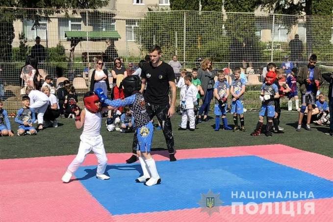 Вінницькі поліцейські провели турнір зі змішаних єдиноборств для дітей