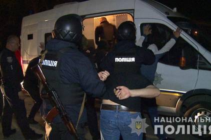 Близько півсотні осіб намагались силоміць захопити вінницьке підприємство Близько півсотні осіб намагались силоміць захопити вінницьке підприємство