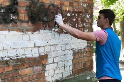 Вінничани VS наркоторговці. Понад 300 адрес сайтів з продажу кайфу замалювали місцеві активісти