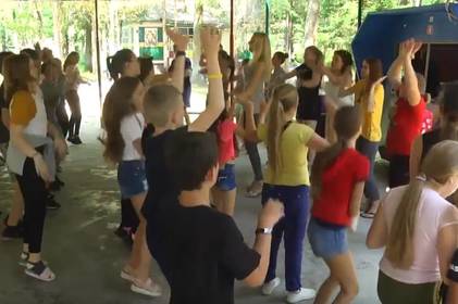 Куди подіти дітей на час літніх канікул