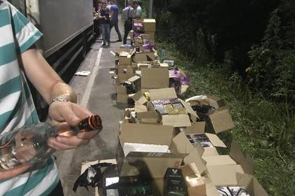 За два дні на Вінниччині вилучено більше 8 тисяч літрів фальшивих алкогольних напоїв та 128 тисяч пачок цигарок