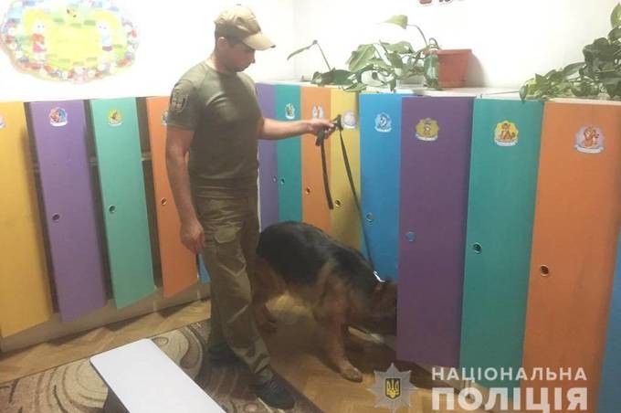 Через чергове "замінування" з 33 закладів Вінниці правоохоронці евакуювали більше 9 тис. людей