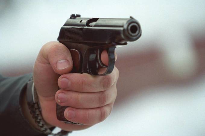 У Вінниці затримали хулігана, який погрожував пістолетом двом молодикам