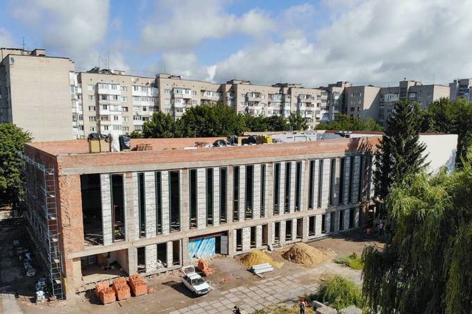 Після масштабної реконструкції спорткомплексу на вул. Янгеля у місті запрацює муніципальний басейн 