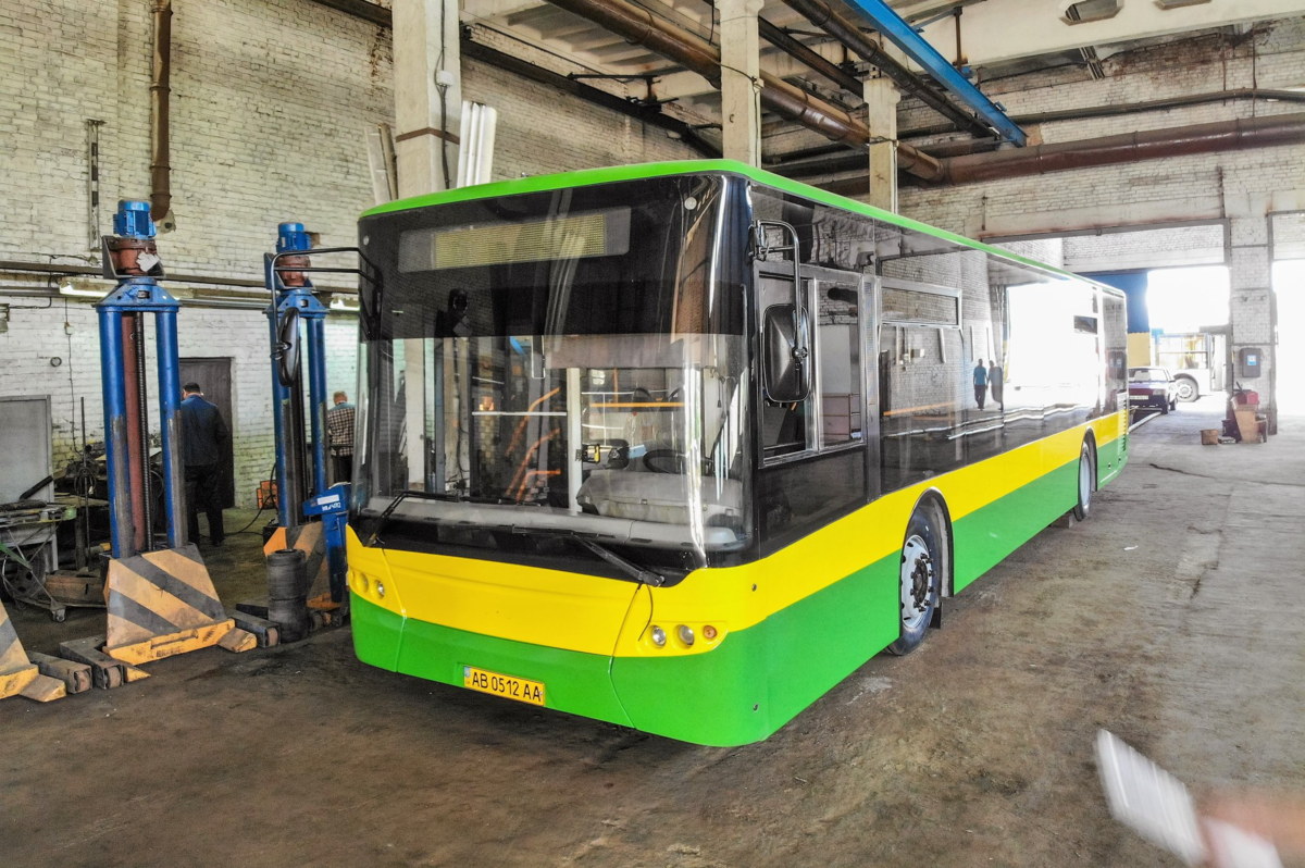 Нові сидіння, двигуни та металопластик на бортах: цьогоріч повністю оновлять чотири муніципальні автобуси