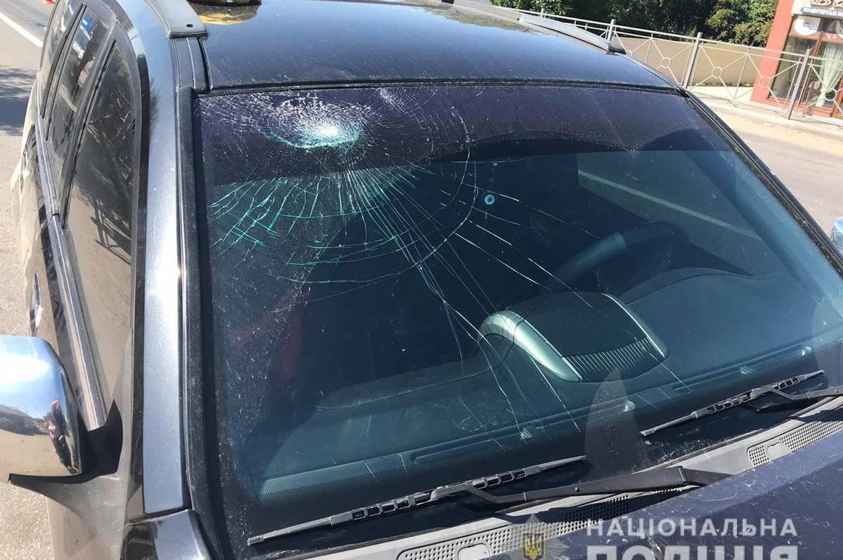 Поліція встановлює обставини аварії, в якій постраждав велосипедист