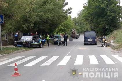 Поліція розслідує обставини аварії, у якій травмувався мотоцикліст 