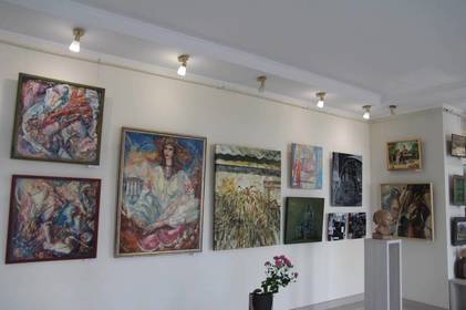 Вінницькі художники вітають місто та країну зі святами