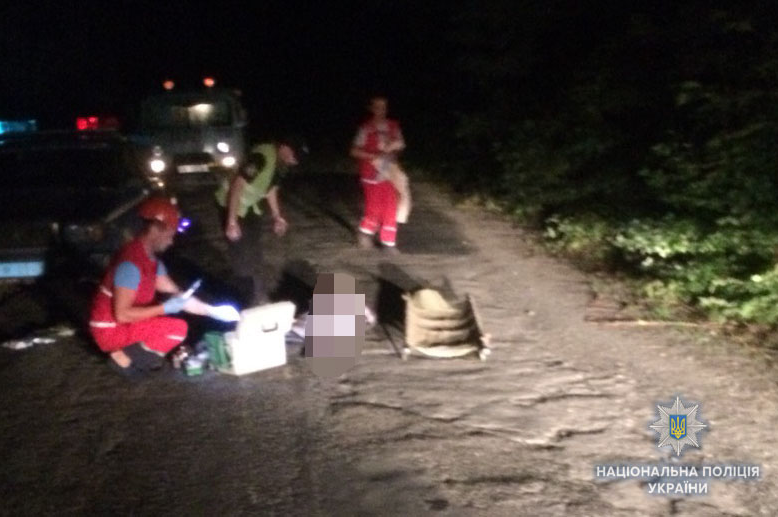 Поліція розшукує водія, який збив чоловіка насмерть та втік з місця ДТП