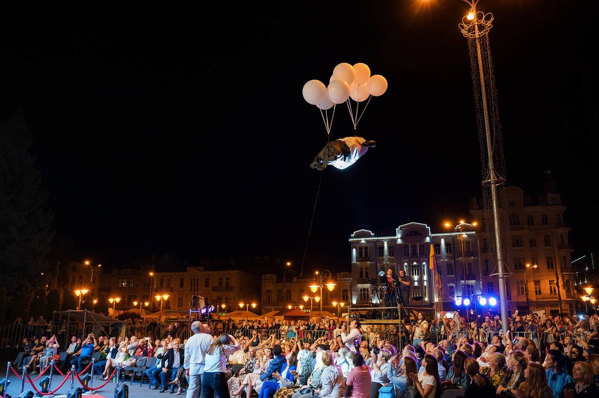 Святкування Дня міста у Вінниці уже розпочалось – переможці 13-го ВІННИЦіЯнського кінофесту отримали «Летючих Слонів»