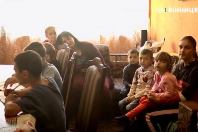 Рекордсмени по усиновленню: на Вінниччині родина всиновила 9 дітей
