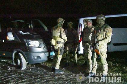 Вінницькі спецпризначенці визволили чоловіка, якого утримували в заручниках 