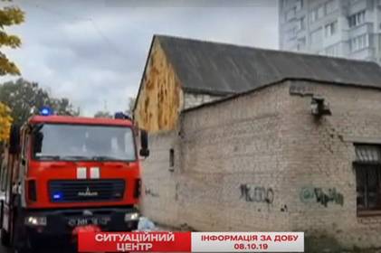 На вул.  А. Первозванного горів склад макулатури