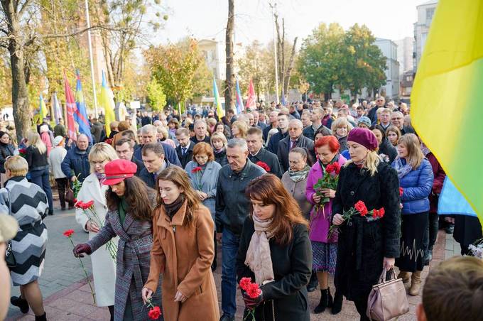 До 75-ї річниці вигнання нацистських окупантів з України у Вінниці вшанували пам'ять загиблих воїнів 