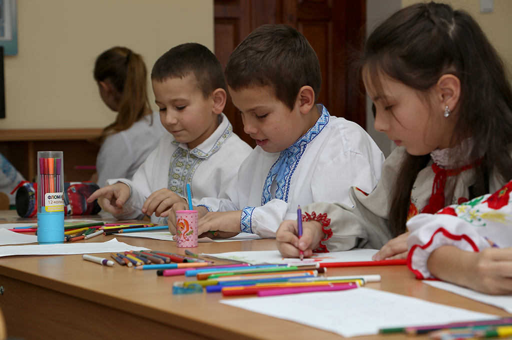 Хлопчиків та дівчаток з багатодітних родин запрошують до участі в фестивалі малюнків для захисників України