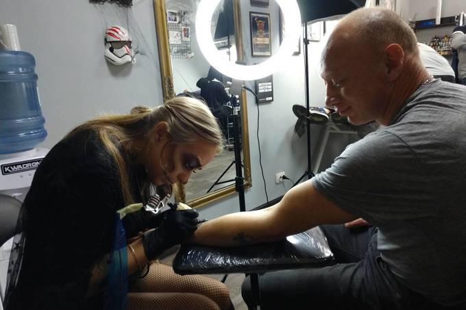 Тату заради життя: один з вінницьких салонів татуювання влаштував благодійний «Halloween walk in day»