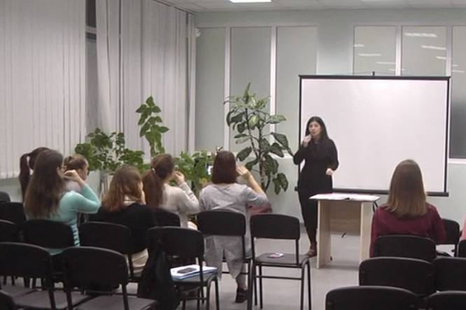 У Вінницькому медуніверситеті відкрили гурток жестової мови