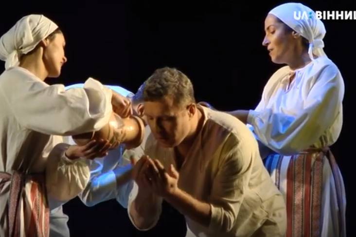 Актори Дніпровського молодіжного театру привезли до Вінниці виставу "Голодна кров" 