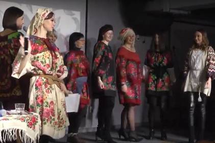 Свято української хустки зібрало прихильниць з 20 країн Світу Свято української хустки зібрало прихильниць з 20 країн Світу