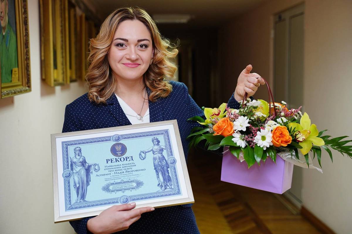 Вінничанка Надія Яворовенко стала найдипломованішою українкою