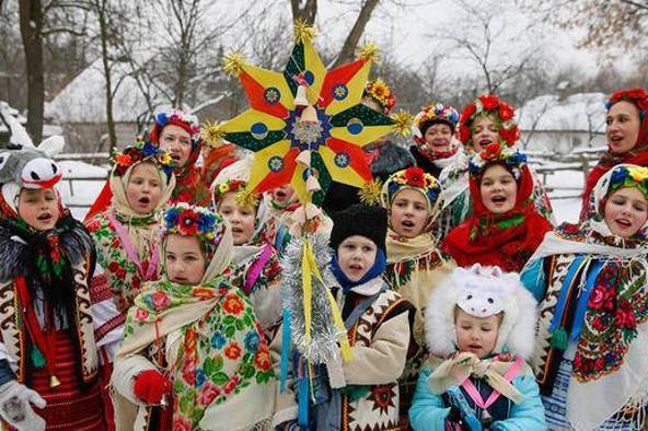 Багатий святковий стіл, щедрівки та ворожіння: 13 січня українці відзначають Маланки або Щедрий вечір