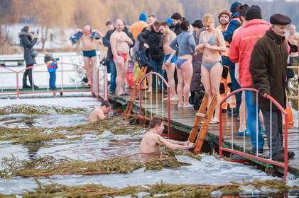Вінничани святкуватимуть Водохреща на Вишенському озері та біля водойми в районі олійножирового комбінату Вінничани святкуватимуть Водохреща на Вишенському озері та біля водойми в районі олійножирового комбінату