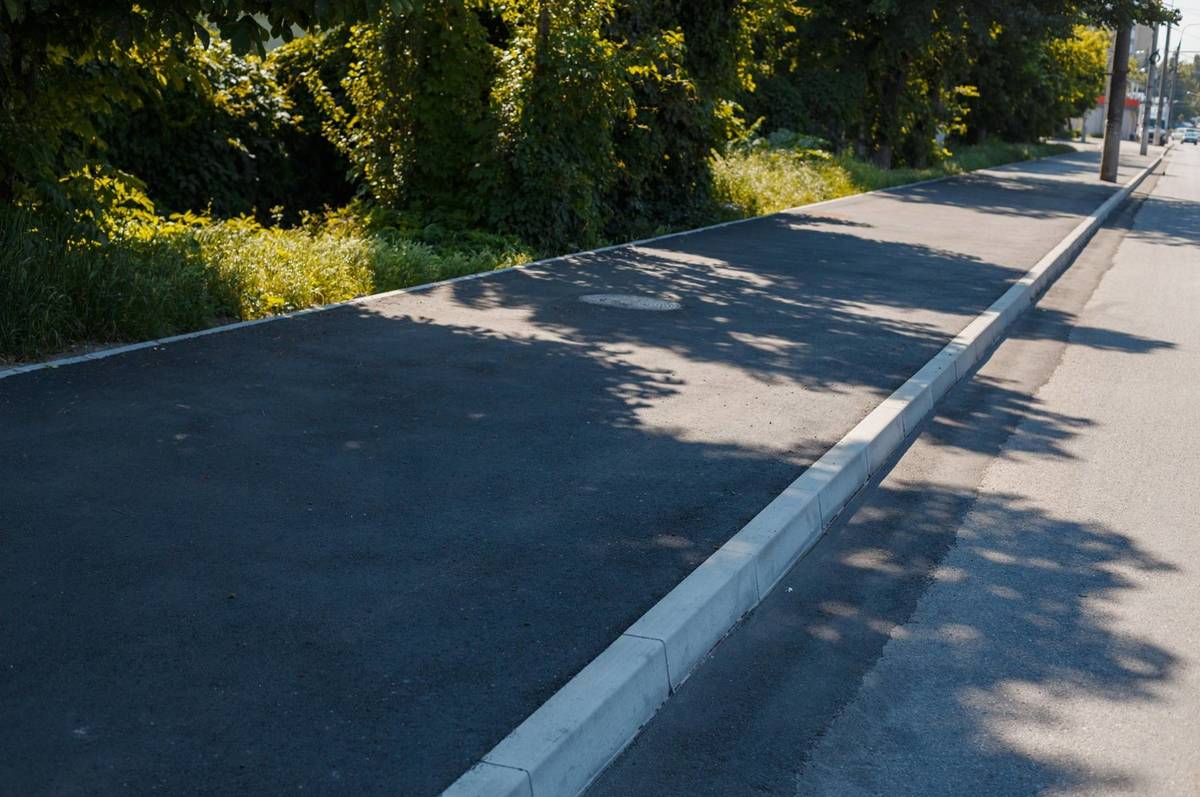У минулому році заасфальтували ділянки тротуарів на 13 вулицях Вінниці