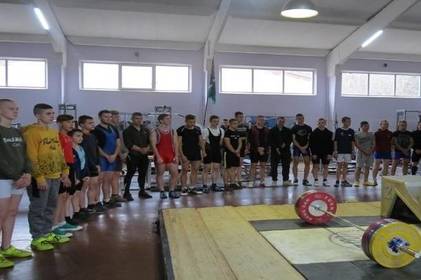 Вінничанин Максим Пілюх посів перше місце у чемпіонаті області з важкої атлетики Вінничанин Максим Пілюх посів перше місце у чемпіонаті області з важкої атлетики