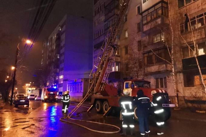 На вулиці Бевза під час пожежі в квартирі загинула жінка