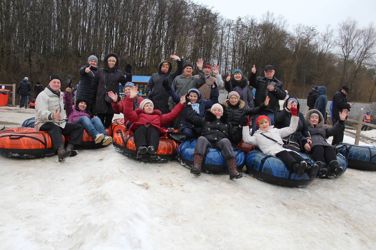 Для відвідувачів Терцентру організували відпочинок у зимовому тюбінговому парку