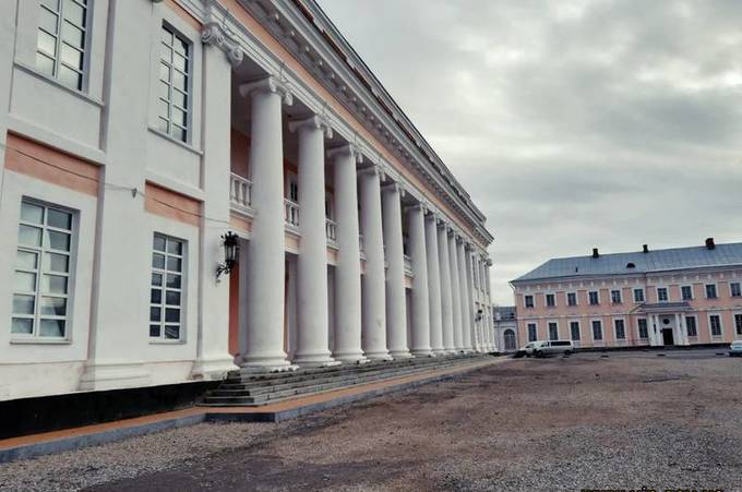 На території Палацу Потоцьких у Тульчині триває реконструкція