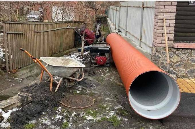 У Вінниці капітально ремонтують зливову каналізацію на ділянках вулиці та провулку Пугачова