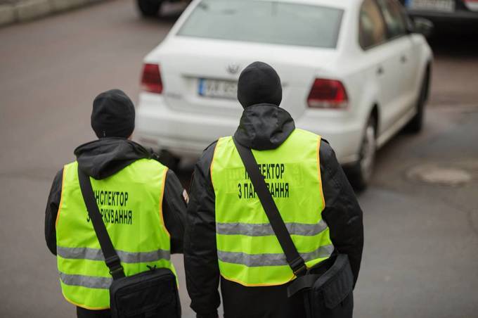Незабаром у Вінниці почнуть штрафувати за неправильне паркування