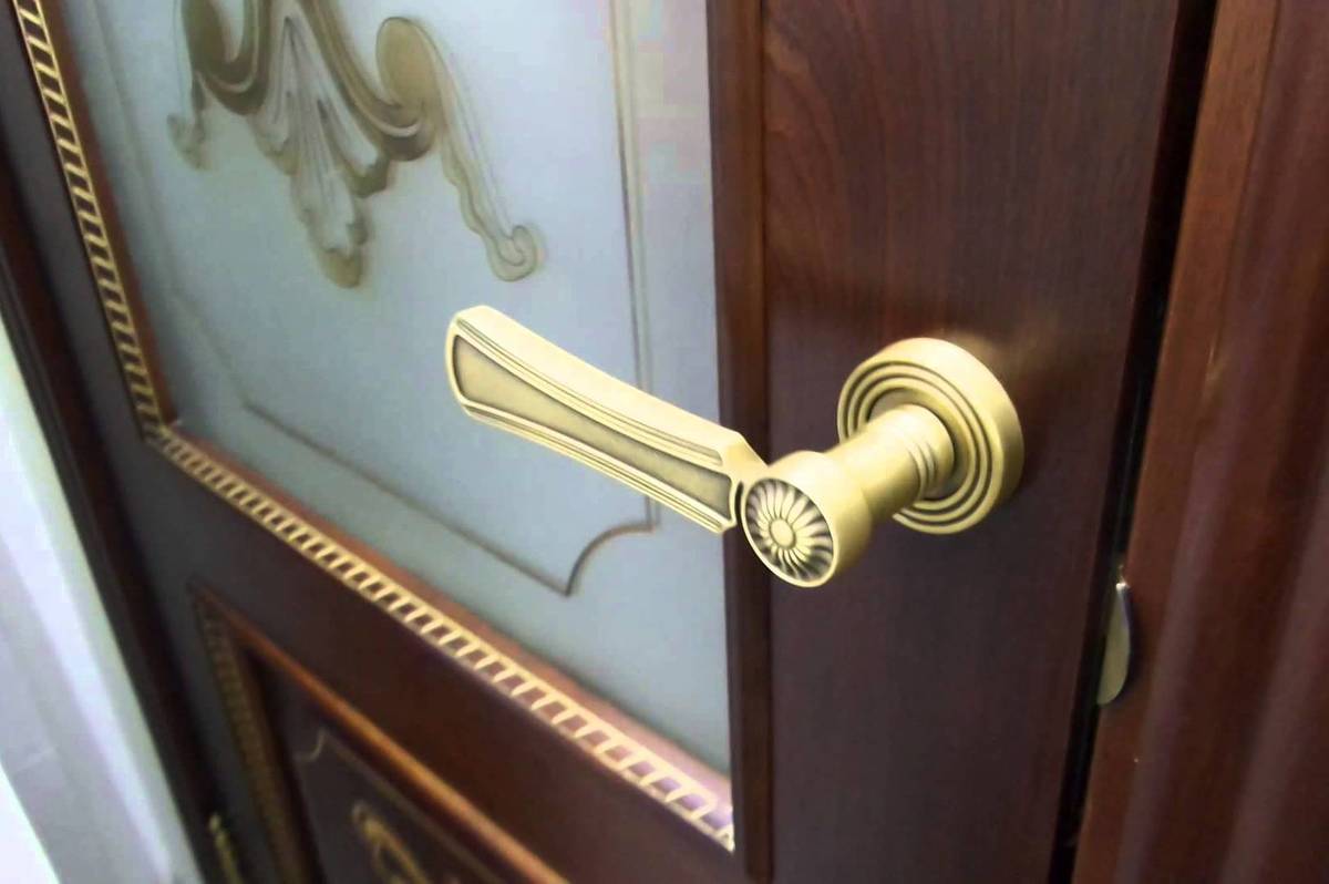 Не простые вещи: дверь и дверная фурнитура