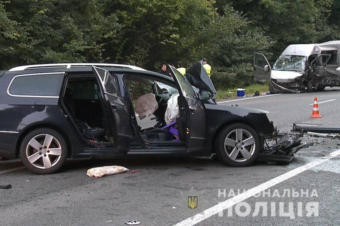 ДТП на окружній дорозі Вінниці:  одна людина загинула і дев'ятеро травмувалися