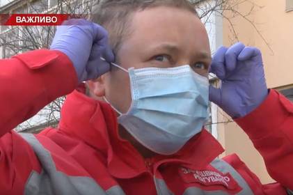 Представники Червоного Хреста провели майстер-клас із використання масок та респіраторів Представники Червоного Хреста провели майстер-клас із використання масок та респіраторів