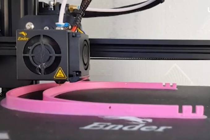 Вінницькі волонтери друкують на 3D-принтері  захисні щитки для лікарів