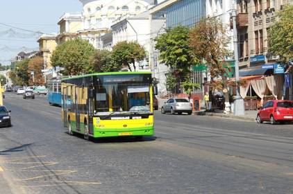 У поминальні дні безкоштовних перевезень муніципальними автобусами не буде