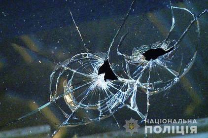 На Вінниччині чоловік влаштував стрілянину та поранив поліцейських На Вінниччині чоловік влаштував стрілянину та поранив поліцейських