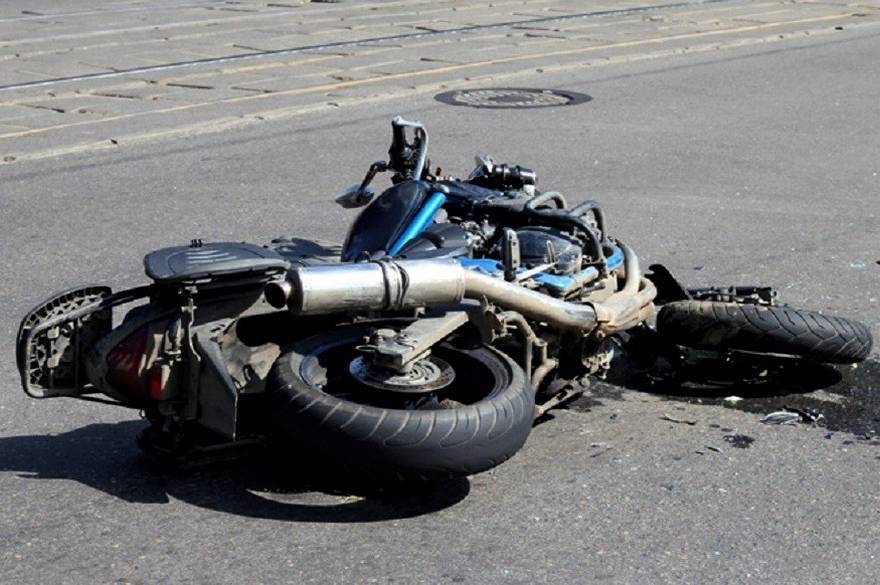 На проспекті Юності збили мотоцикліста. Водій у лікарні