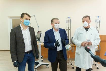 Апарати для підтримки дихання передала група компаній KNESS міській клінічній лікарні №1