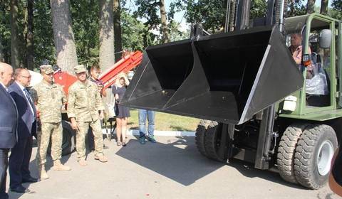 Військова частина, яка обслуговує Калинівський арсенал, отримала нову спецтехніку