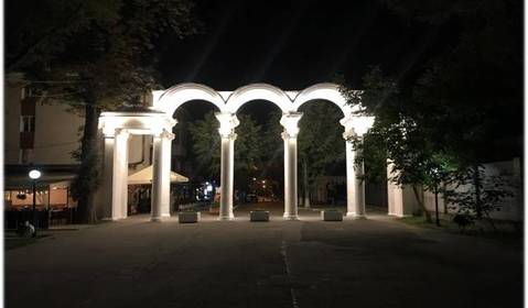 У Вінниці підсвітили дві арки при входах до Центрального парку